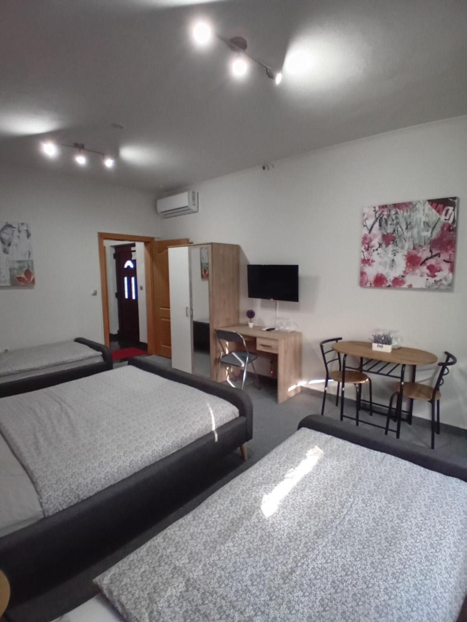 Hotel Pansion San Bihać Exteriér fotografie